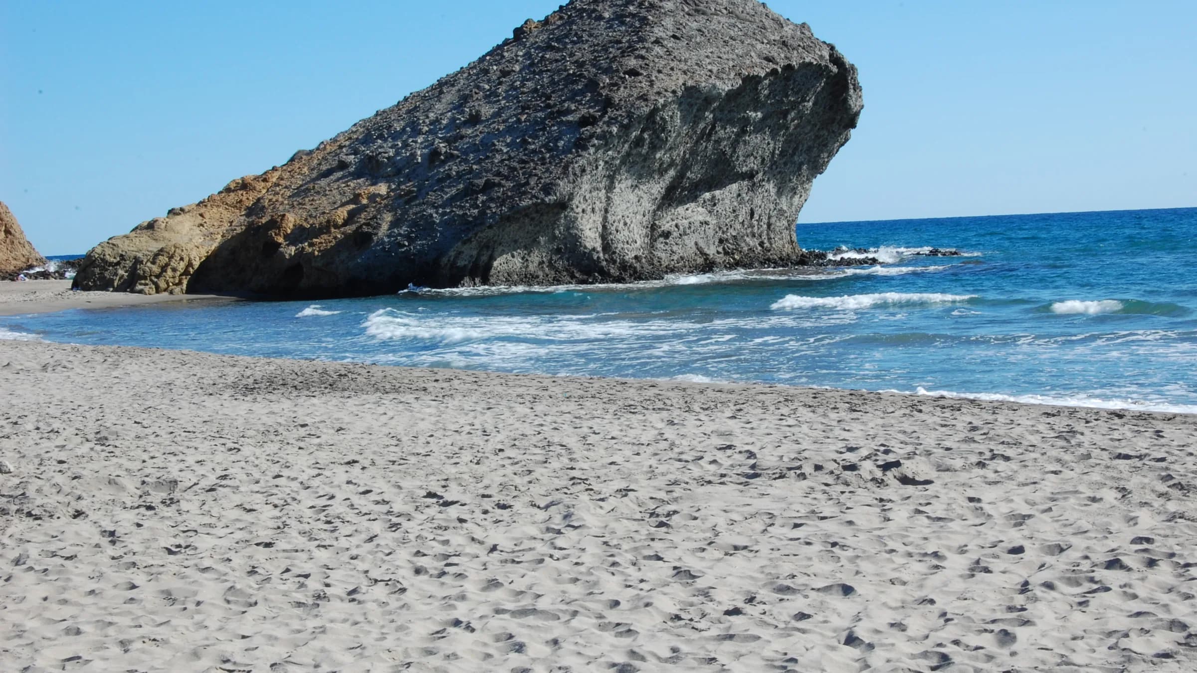 La playa de Mónsul, en el parque natural de Cabo de Gata