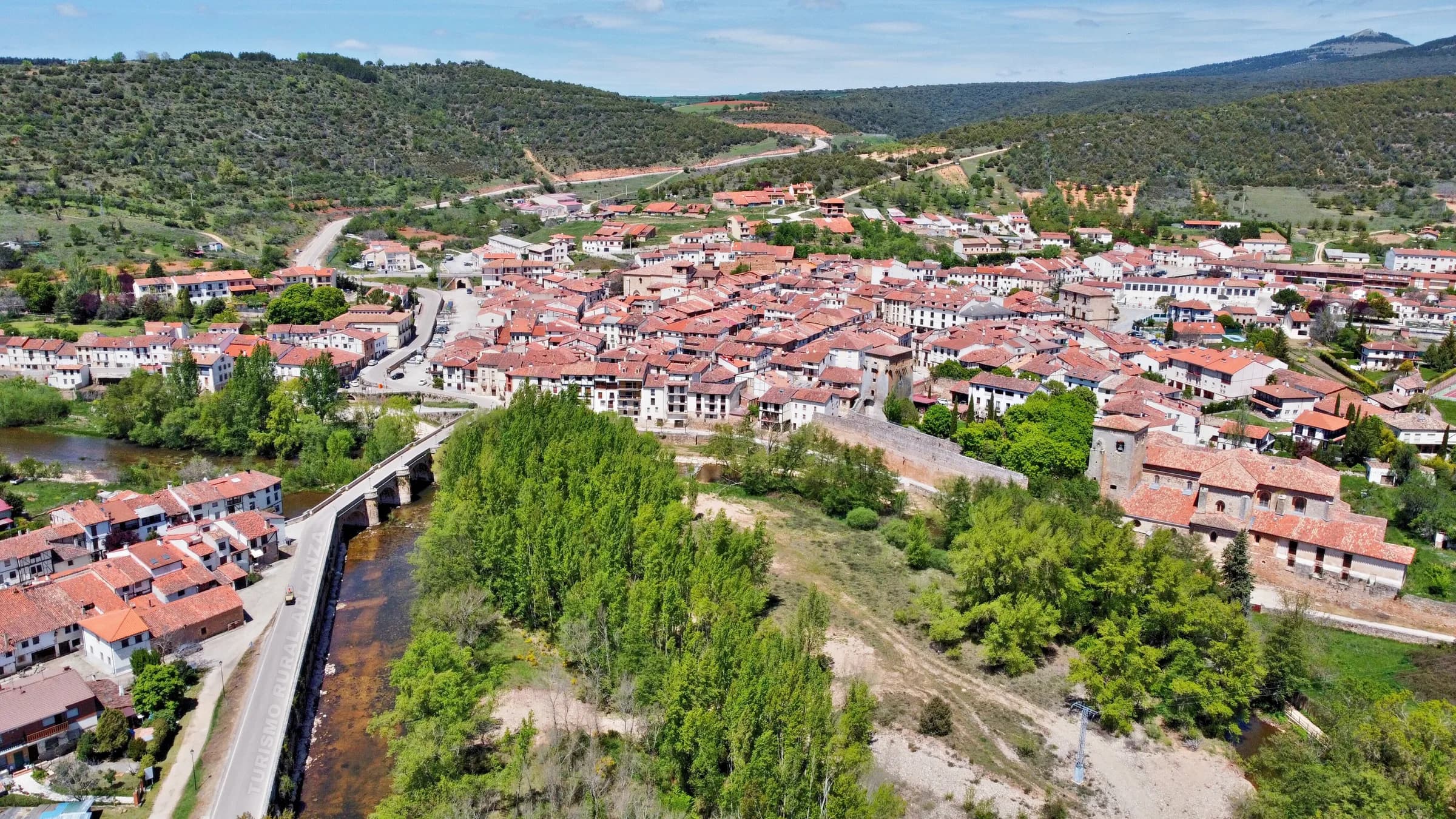 Covarrubias, en la ribera del Arlanza, en Burgos